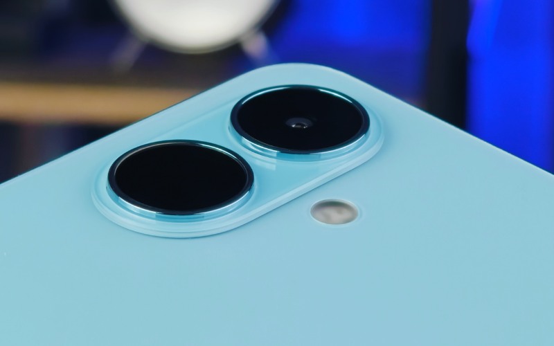 Camera chính 13MP chụp cơ bản tốt