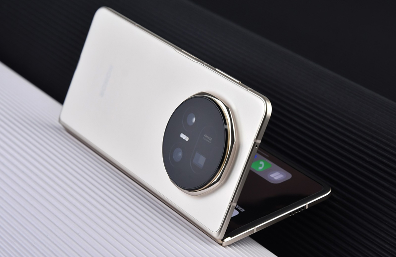 ống kính chính có độ phân giải lên đến 200MP