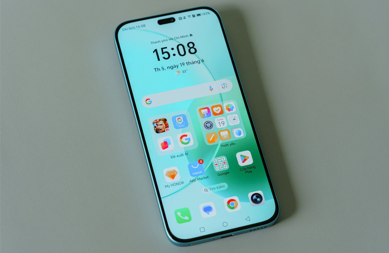 màn hình AMOLED 6.7 inch với độ phân giải Full HD+