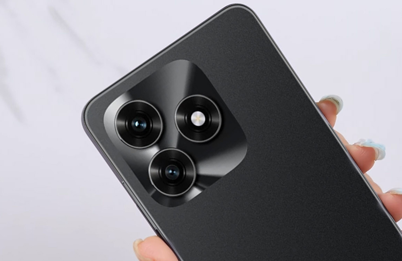 Thiết kế hiện đại với khung viền vuông vức, mặt lưng nhám ấn tượng