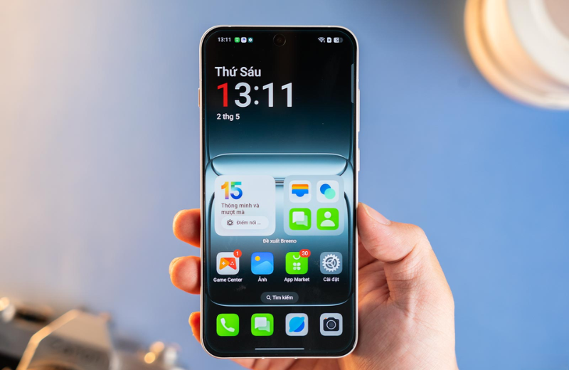 OnePlus 13T chạy trên hệ điều hành Android 15 