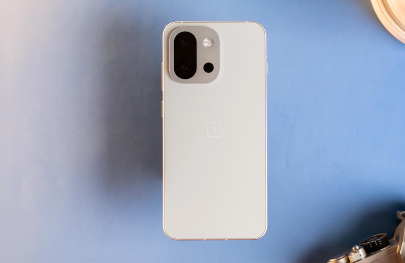 smartphone cao cấp OnePlus 13T