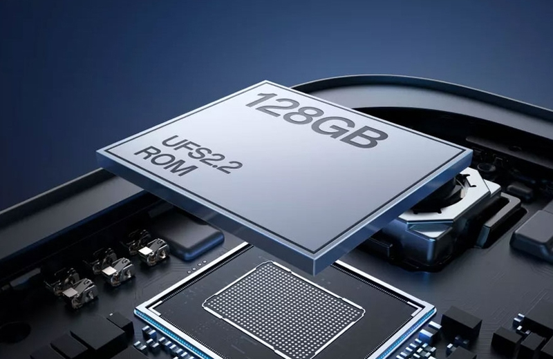 Máy có RAM 4 GB LPDDR4X, bộ nhớ trong tối đa 128 GB