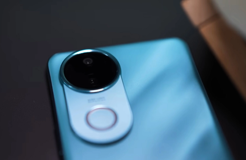 Vivo iQOO Z10R cảm biến chính là Sony 50MP.