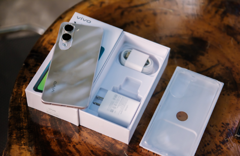 Điện thoại vivo Y04 giá tốt tại Đức Huy Mobile 
