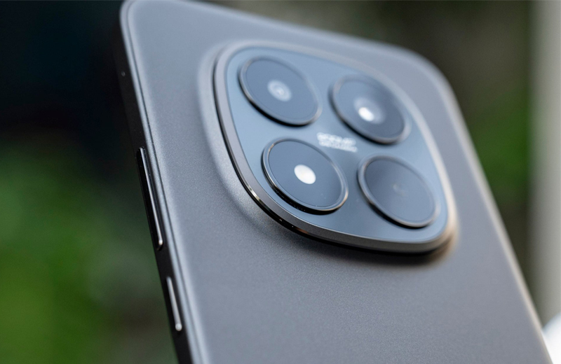 cảm biến chính ISOCELL HPE độ phân giải 200MP