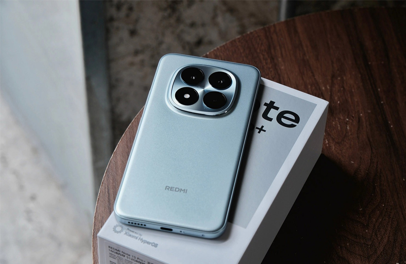 Xiaomi Redmi Note 15 Pro Plus 5G nổi bật với thiết kế cong đối xứng