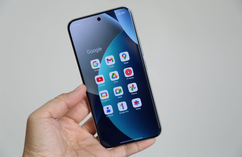 Màn hình AMOLED 6.83 inch 1.5K, độ sáng 3.200 nits