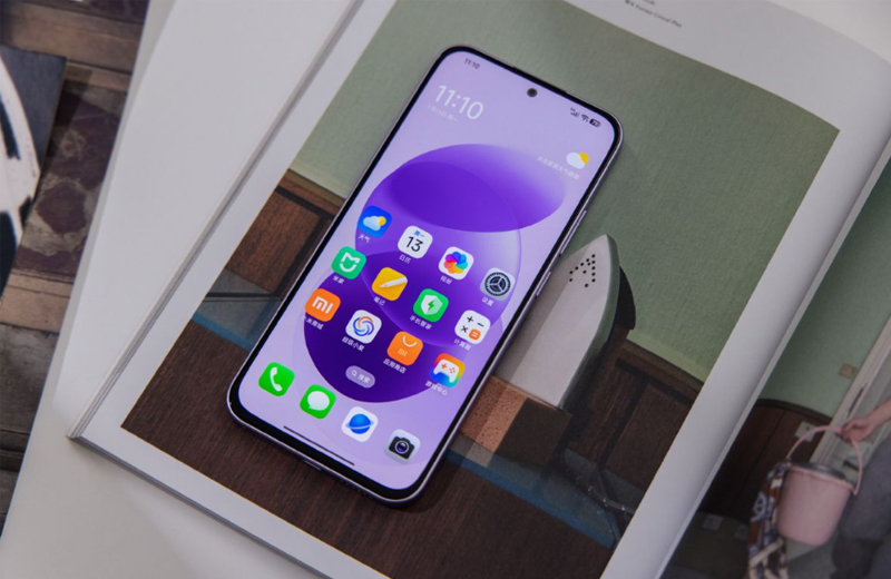 Màn hình OLED 7 inch, tần số quét 120Hz