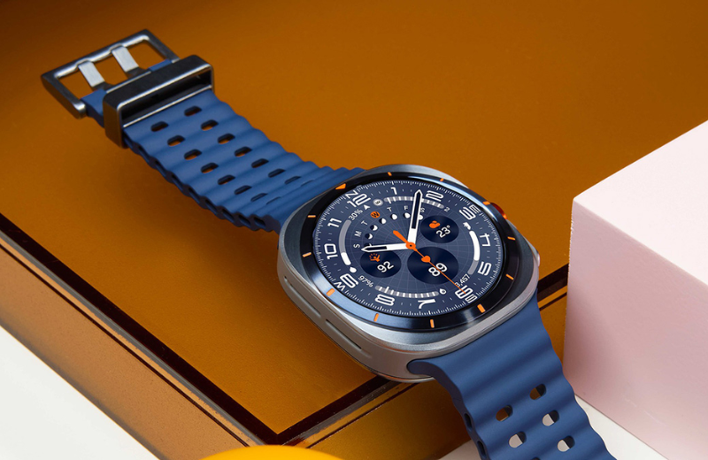 Samsung Galaxy Watch Ultra màn hình cao cấp