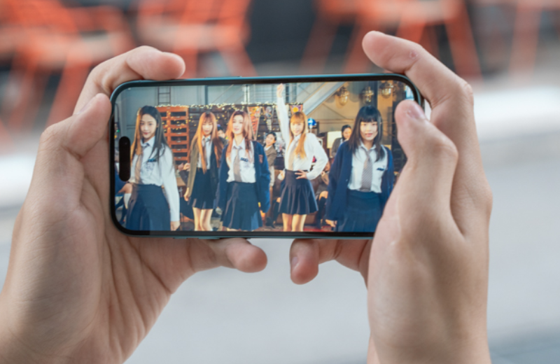 iPhone 16 màn hình Super Retina XDR 6.1 inch