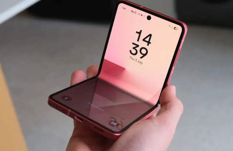 Galaxy Z Flip 7 với trải nghiệm 2 màn hình độc đáo