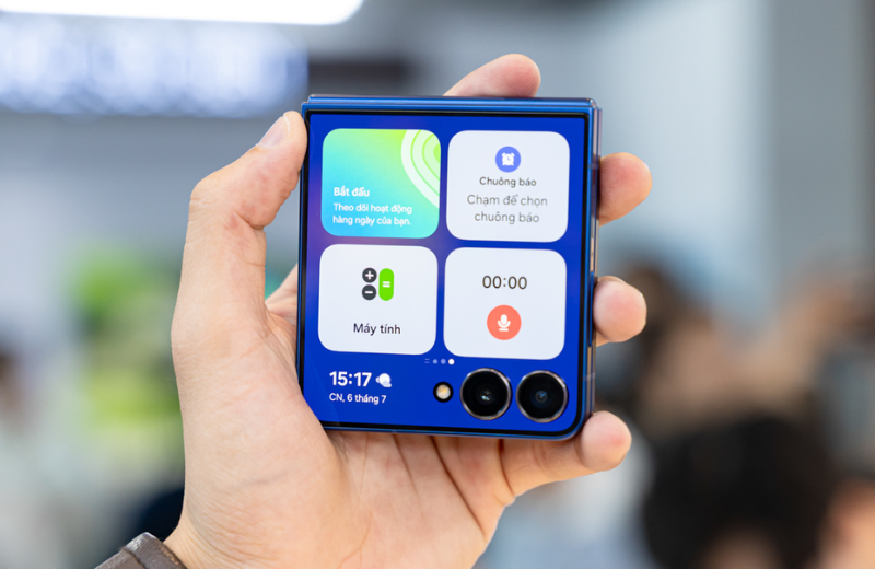 Galaxy Z Flip 7 màn hình Dynamic AMOLED 2X 120Hz