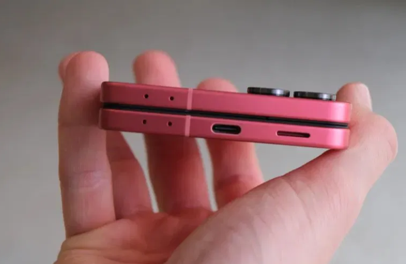 Z Flip 7 trang bị viên pin dung lượng 4300mAh