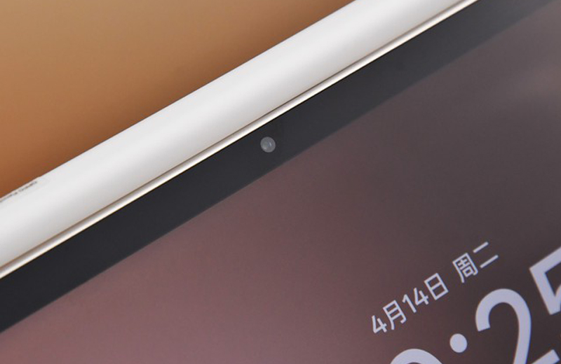 camera trước 8MP và camera sau 13MP