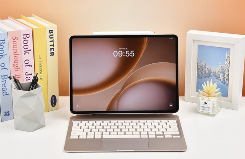 Màn hình 13,2 inch 3.4K vượt trội 