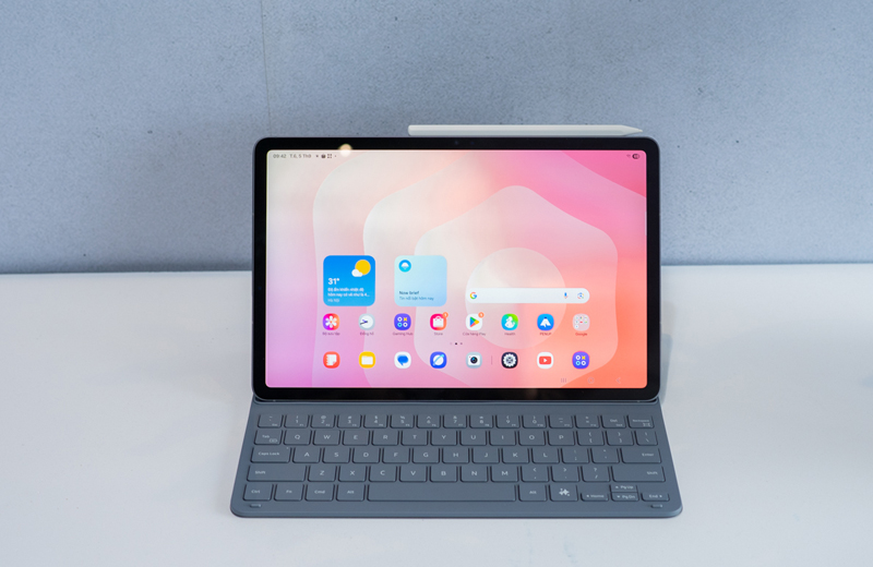 Màn hình AMOLED 2X 11 inch, độ phân giải sắc nét, tần số quét cao lên đến 120Hz