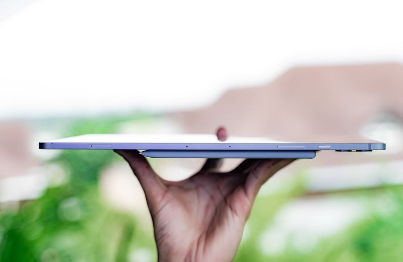 samsung galaxy tab s10 plus cạnh