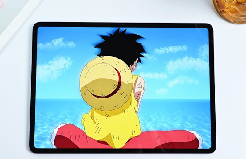 màn hình IPS LCD 12.1 inch với độ phân giải 2.8K