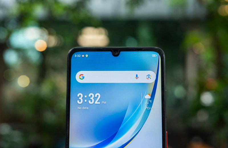 cạnh trên của nubia a36 tích hợp camera selfie