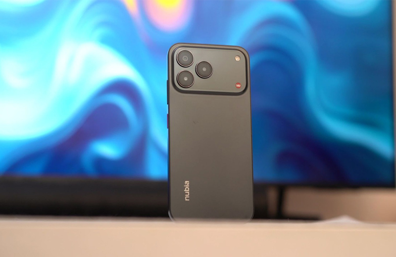 Thiết kế mỏng nhẹ tinh tế, nút bấm vật lý AI độc đáo