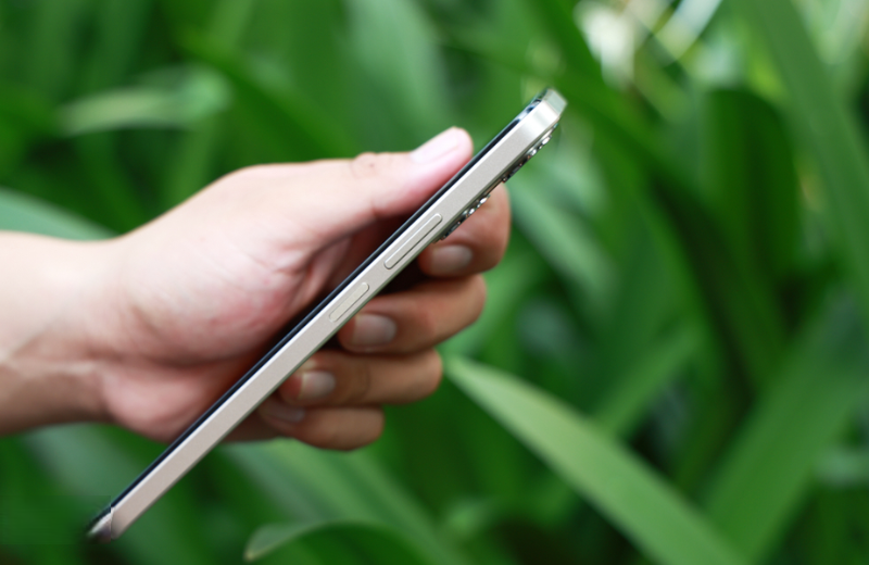Khung viền nhựa phẳng của realme Note 70