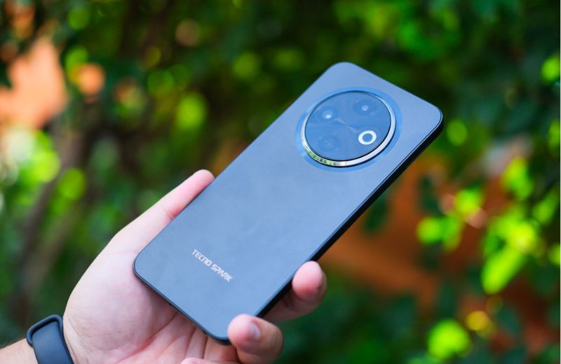 đánh giá thiết kế tecno spark 30c 