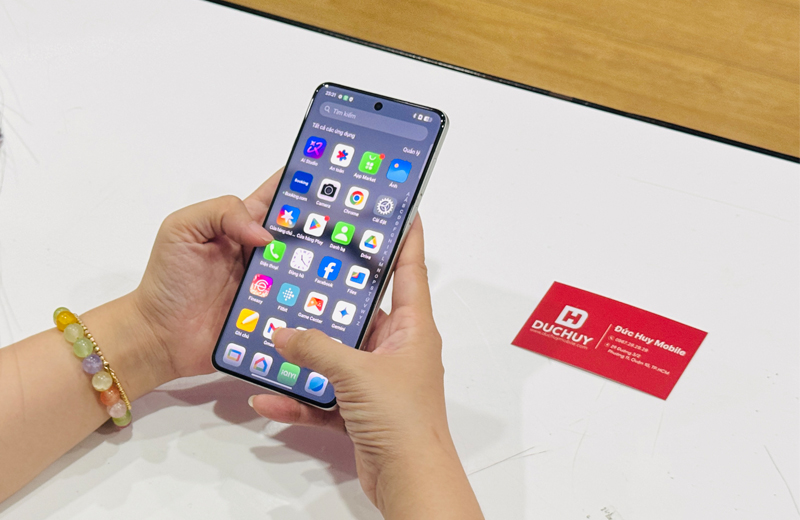 Find X8 Pro vượt trội với độ sáng tối đa 4.500 nits