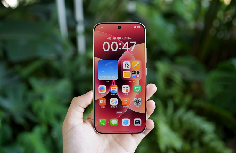 Cả hai đều được trang bị màn hình AMOLED 120Hz