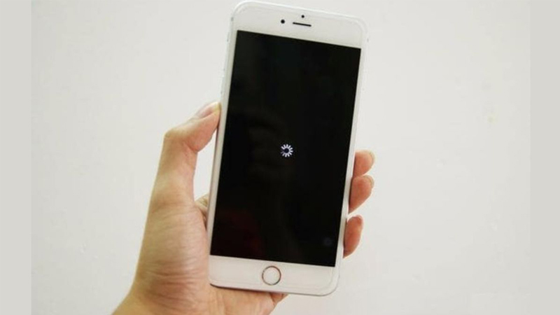 khởi động lại iPhone 6, 7, 8 hoặc SE bằng phím cứng