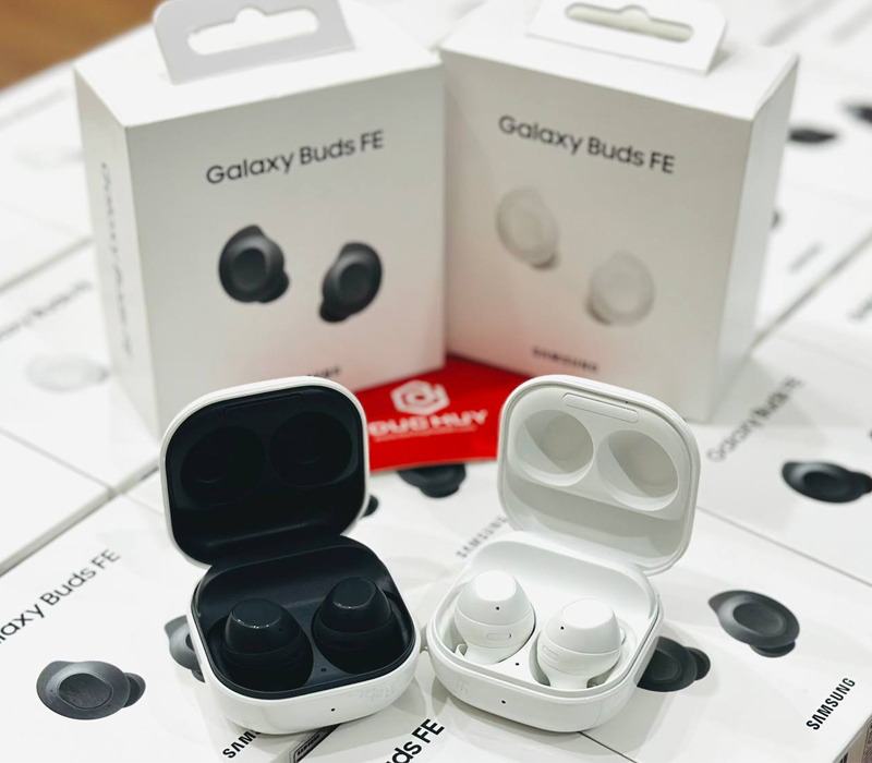 Samsung Galaxy Buds FE có thiết kế dạng in-ear vây cá mập