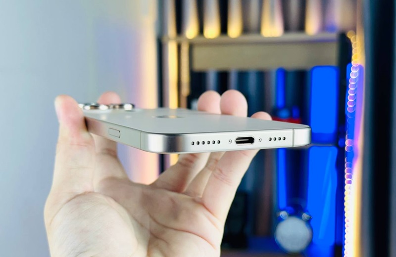 pin iphone 16 pro max 