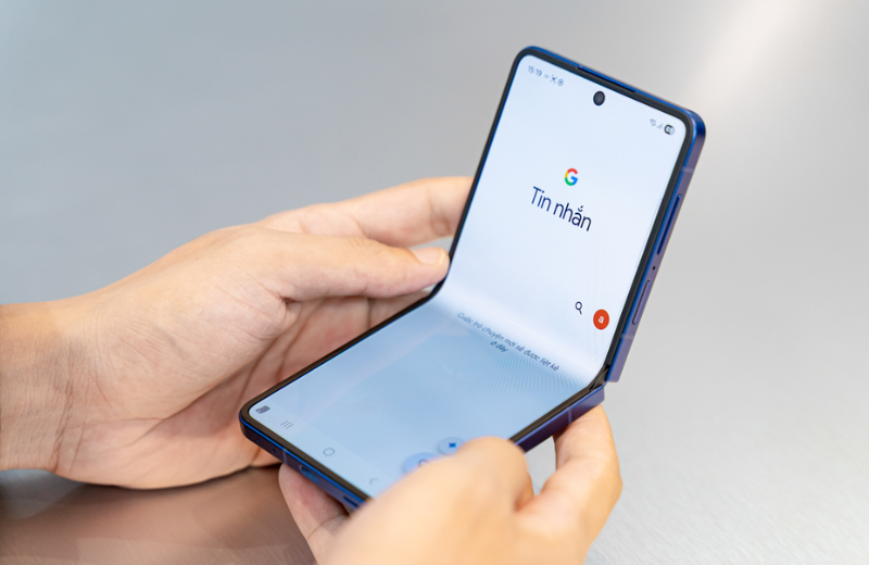 màn hình gập trên galaxy flip 7 