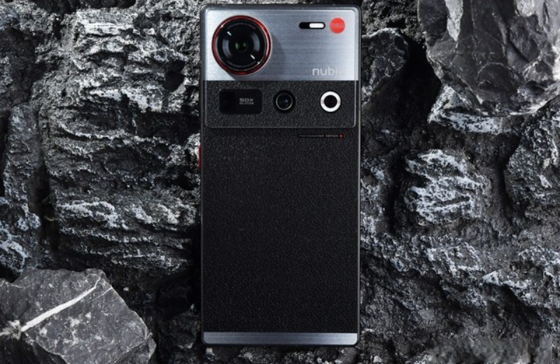 đánh giá thiết kế ZTE Nubia Z70S Ultra