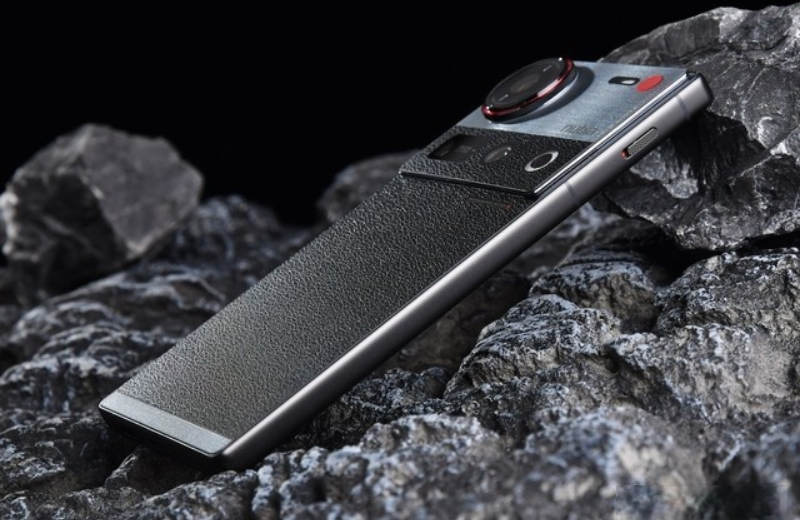 smartphone ZTE Nubia Z70S Ultra