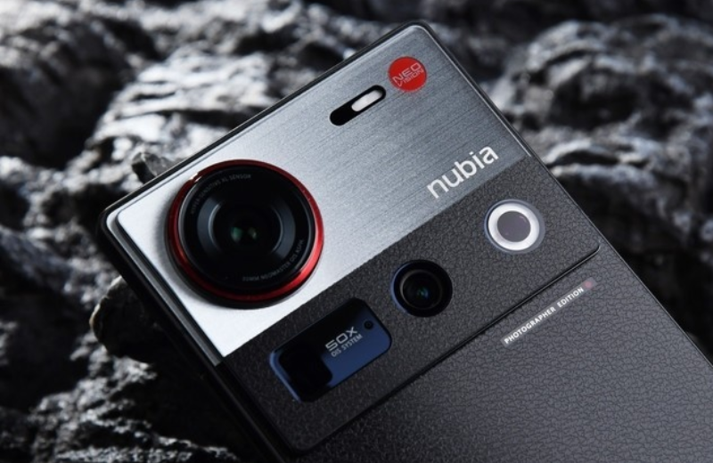 thiết kế camera ZTE Nubia Z70S Ultra