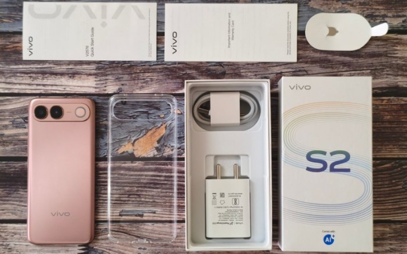 Pin 7050 mAh và sạc nhanh 44W