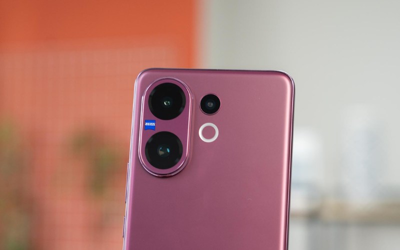 Camera Zeiss 50MP chụp chân dung ấn tương