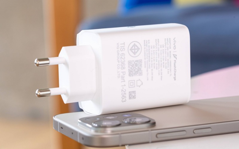 Pin 6500 mAh và sạc 90W