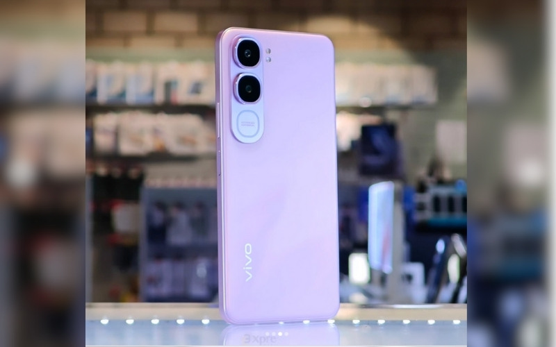 Pin 6.500mAh, sạc 44W