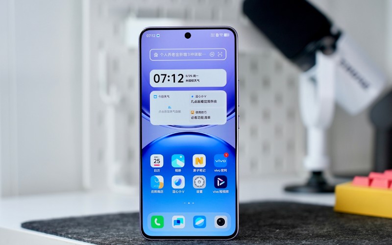àn AMOLED 120Hz siêu sáng