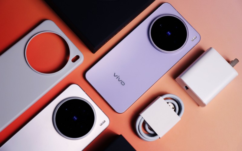 Dung lượng pin 6200mAh và sạc nhanh 90W
