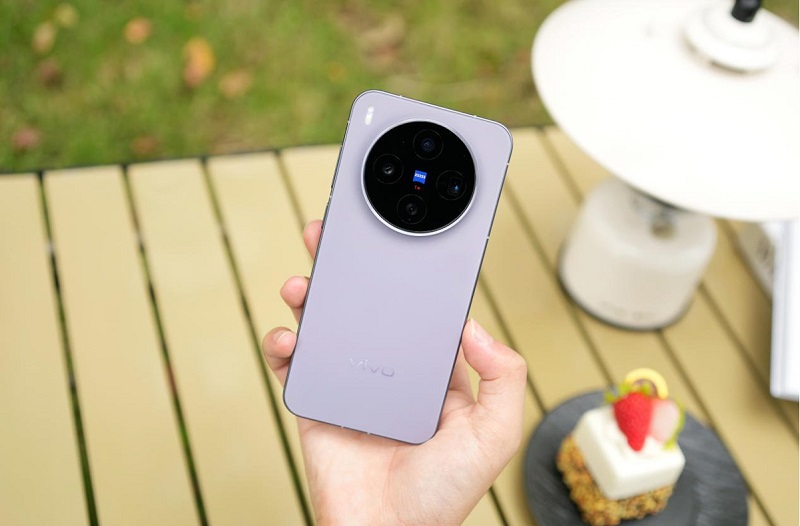 Vivo X300 màu tím 