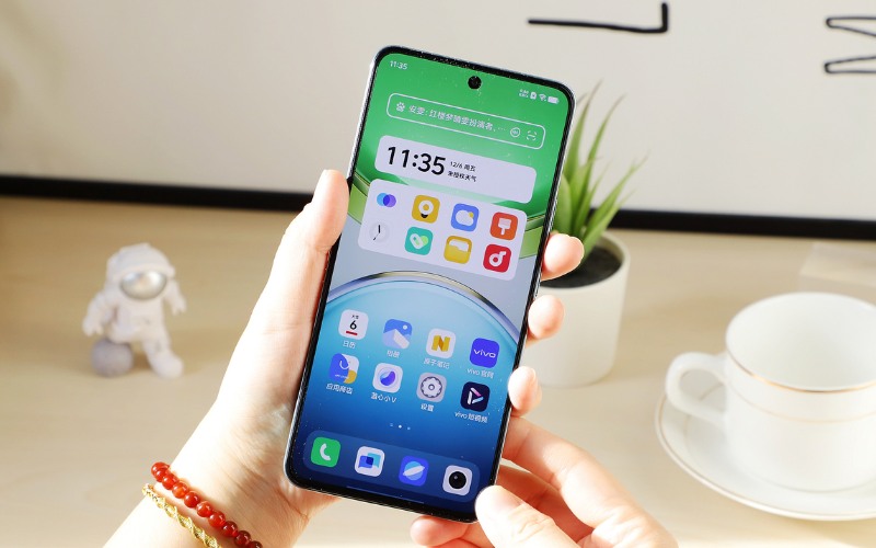 Màn hình OLED hỗ trợ lấy mẫu cảm ứng 300Hz