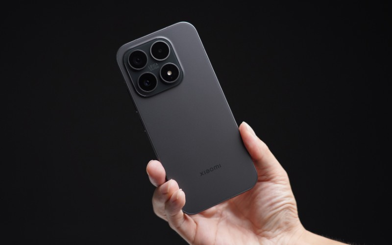 xiaomi 17 512gb có thiết kế gọn nhẹ, dễ dàng cầm nắm