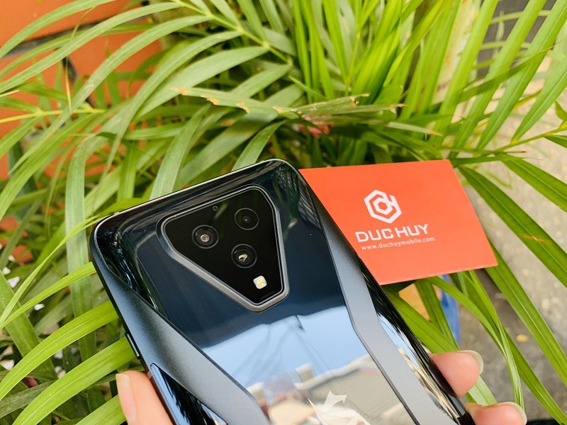 Black Shark 3 có 3 camera phía sau