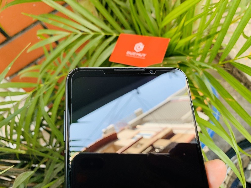 Xiaomi Black Shark 3 có màn hình mượt hỗ trợ chơi game