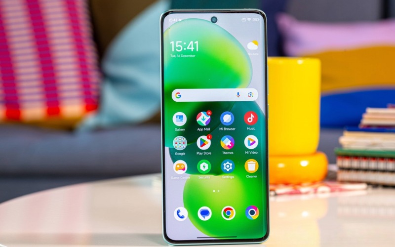 Màn hình AMOLED 3200 nits rực rỡ