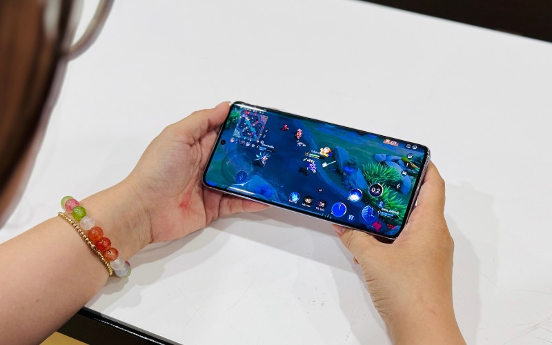 Sức mạnh cân bằng từ MediaTek Dimensity 7300 Ultra