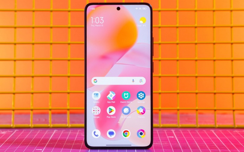 Màn hình AMOLED tối ưu độ sáng hiển thị tốt hơn